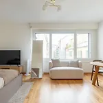 Stylish Lakeside Studio